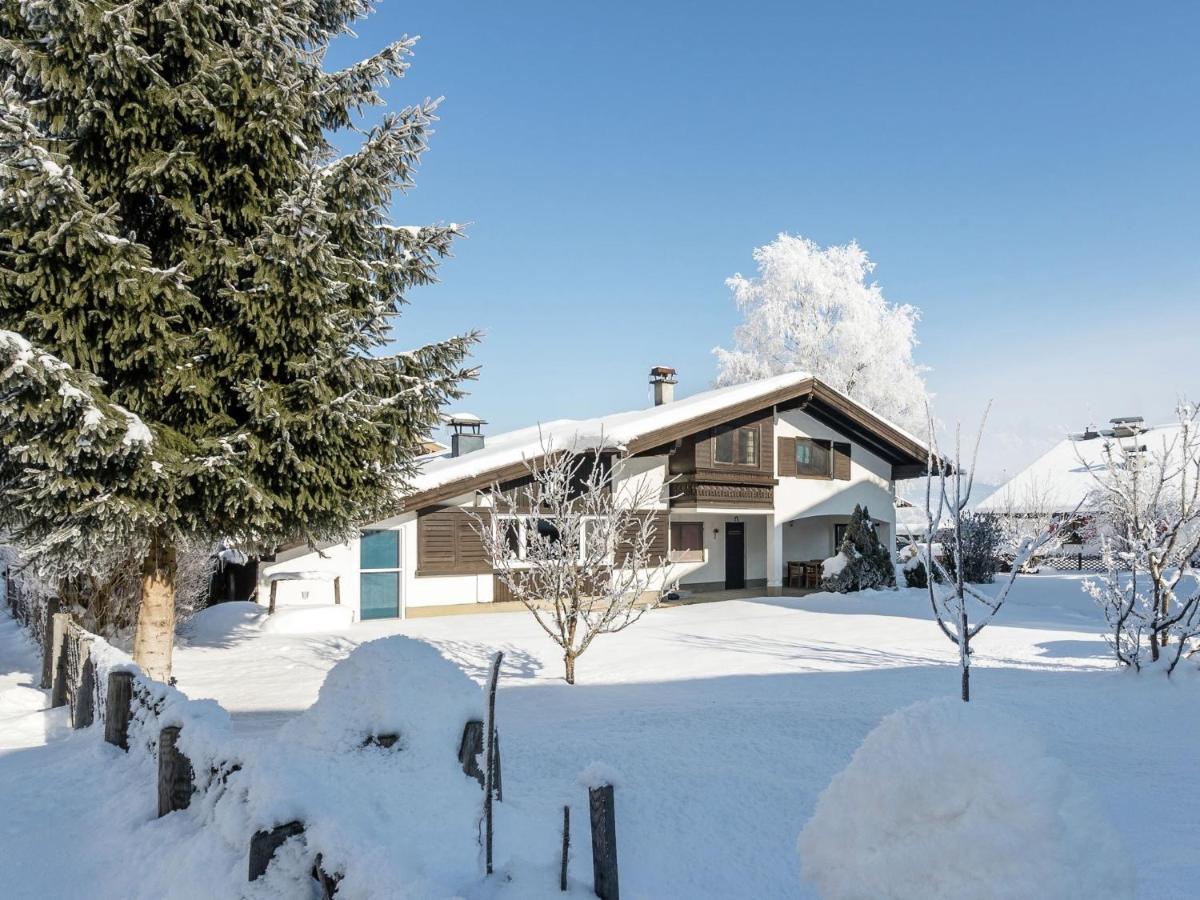 Spacious Chalet In Maishofen Near Forest エクステリア 写真