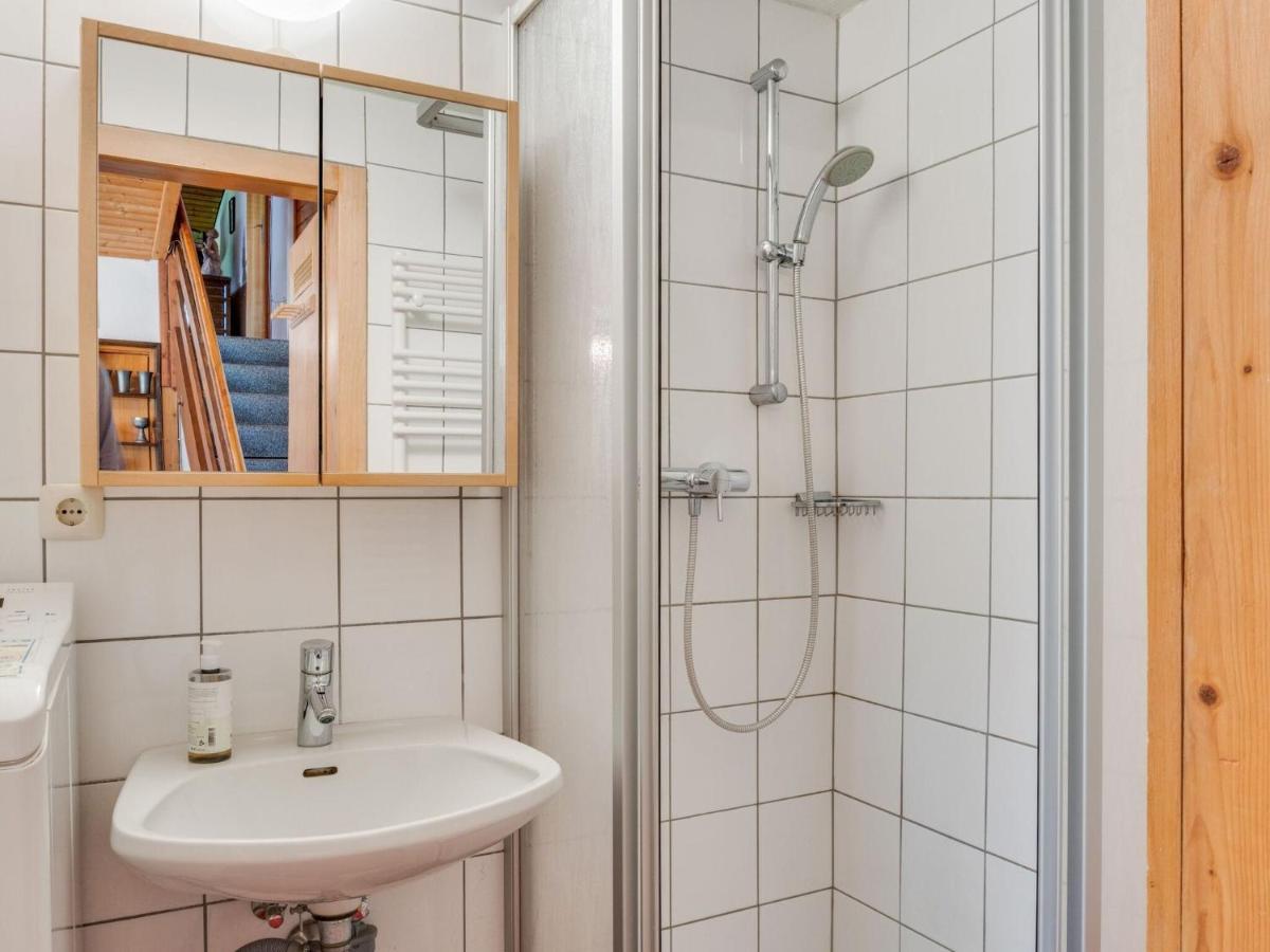 Spacious Chalet In Maishofen Near Forest エクステリア 写真