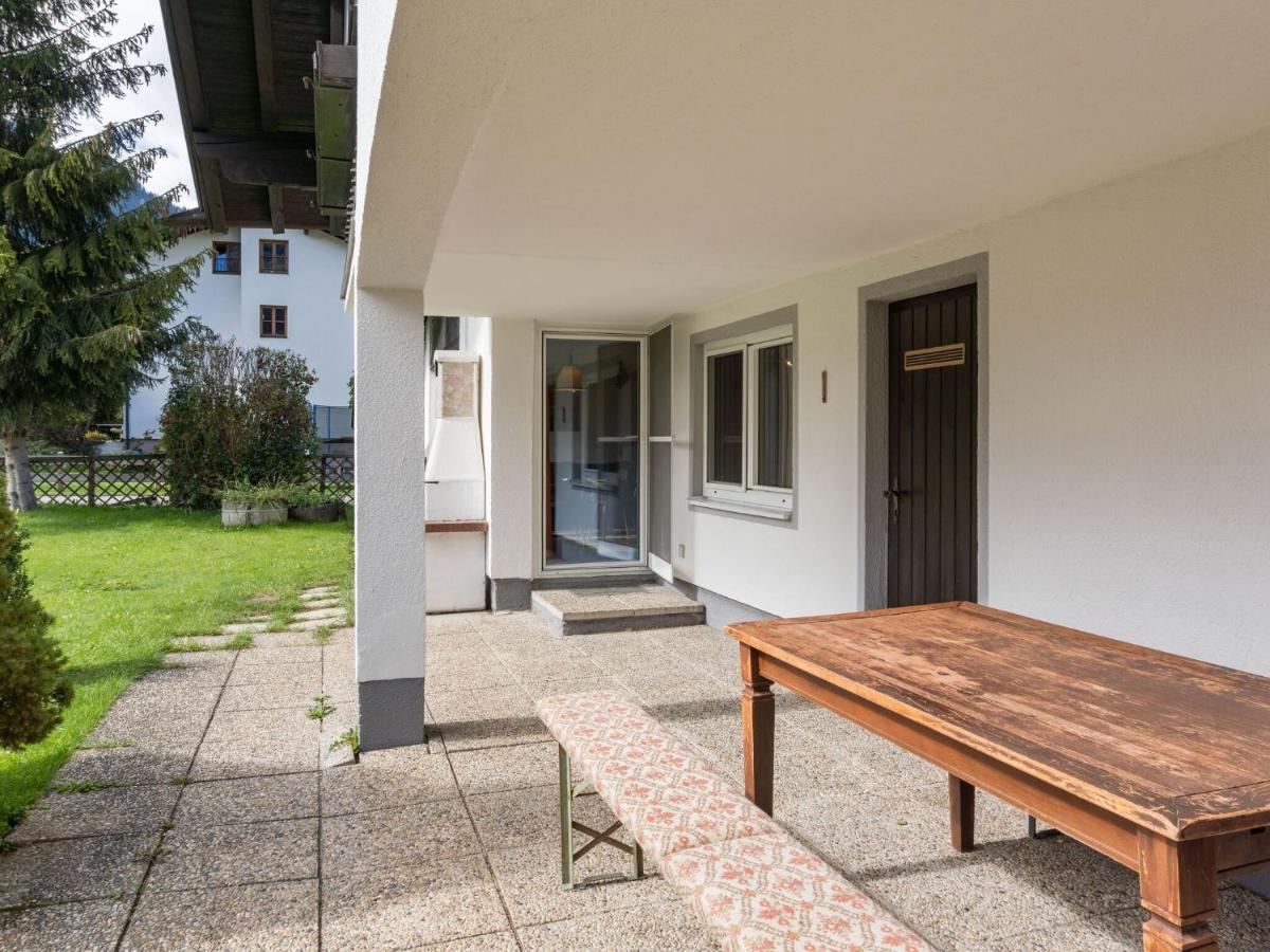 Spacious Chalet In Maishofen Near Forest エクステリア 写真