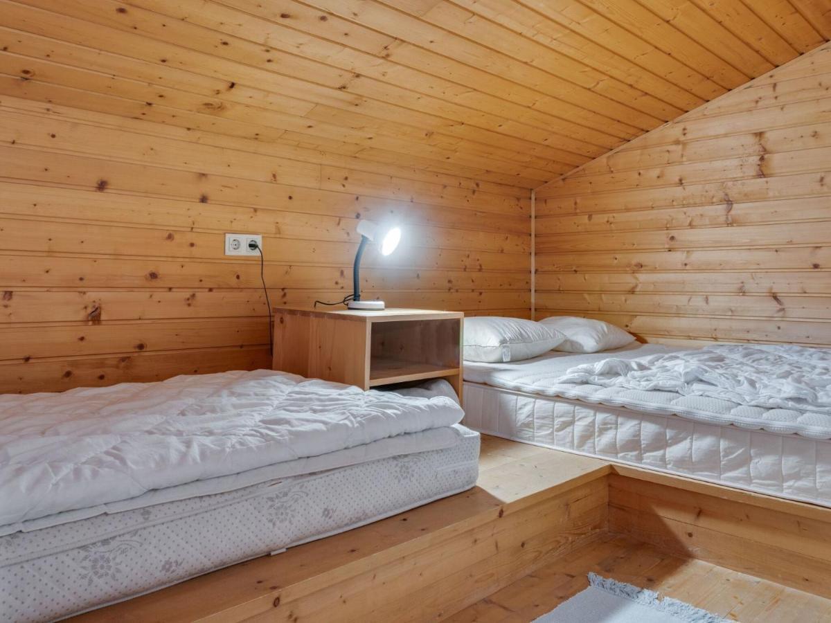 Spacious Chalet In Maishofen Near Forest エクステリア 写真
